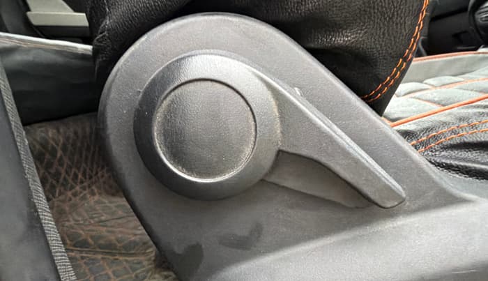 2022 Tata PUNCH PURE MT, Petrol, Manual, 18,448 km, Driver Side Adjustment Panel