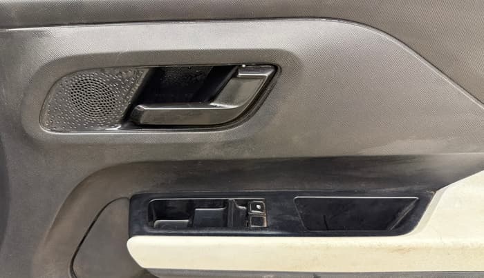 2022 Tata PUNCH PURE MT, Petrol, Manual, 18,448 km, Driver Side Door Panels Control