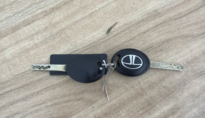 2022 Tata PUNCH PURE MT, Petrol, Manual, 18,448 km, Key Close Up