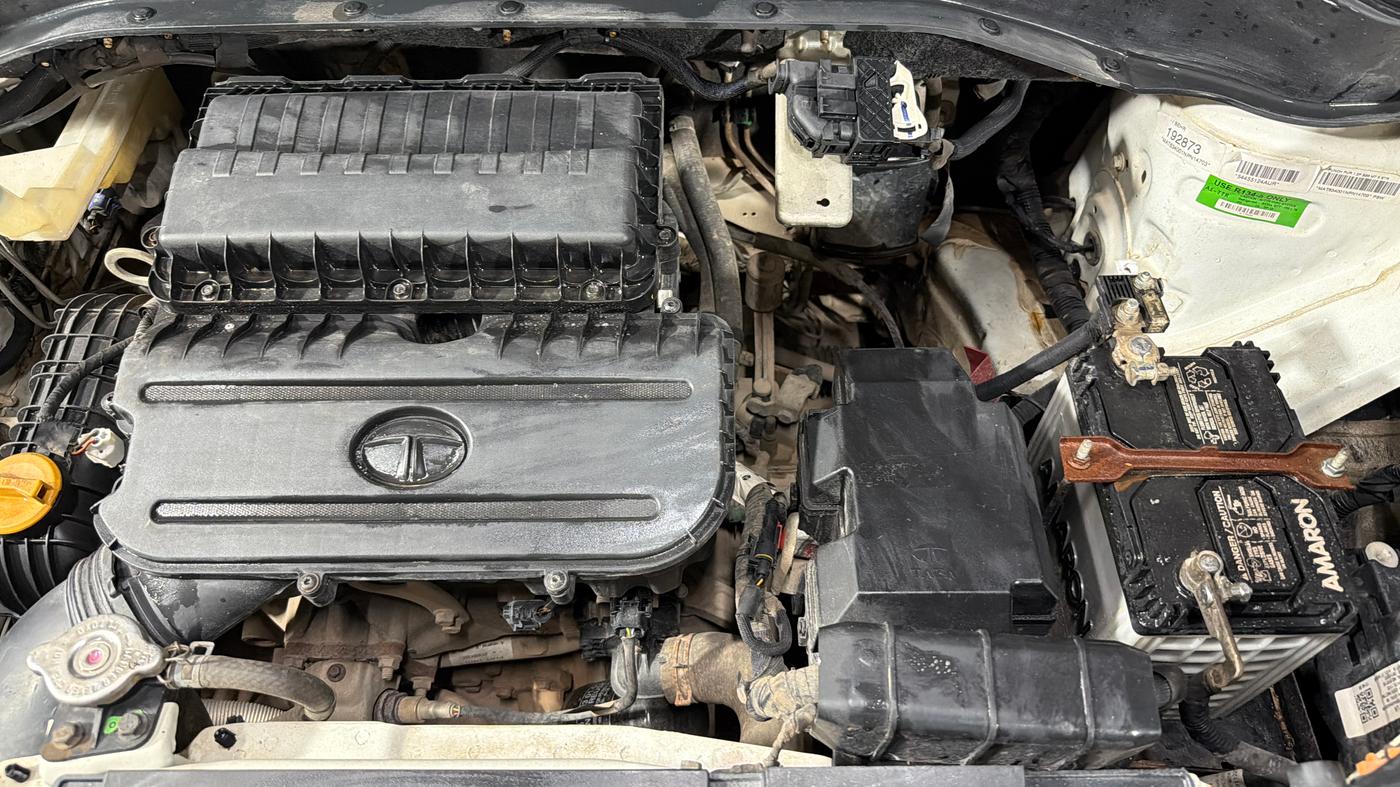 2022 Tata PUNCH PURE MT, Petrol, Manual, 18,448 km, Engine View - Left