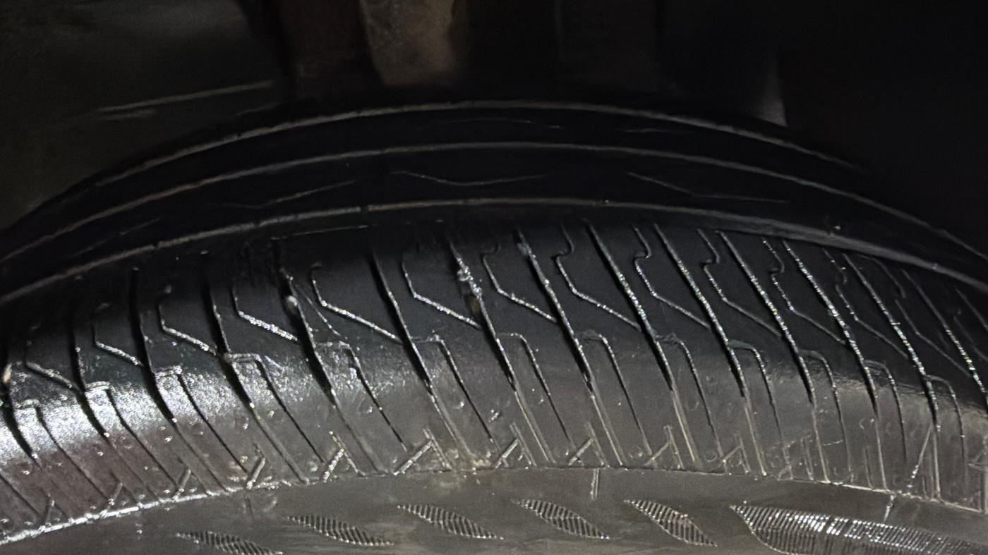 2022 Tata PUNCH PURE MT, Petrol, Manual, 18,448 km, Left Front Tyre Tread