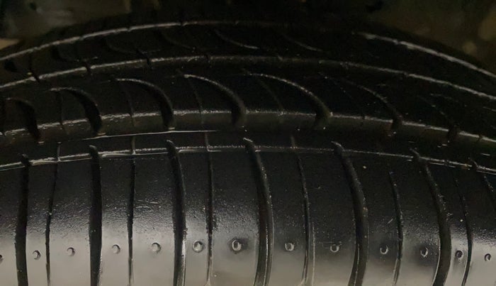2014 Maruti Swift Dzire VXI AT, Petrol, Automatic, 73,898 km, Left Front Tyre Tread