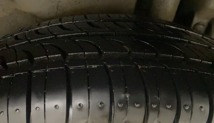 2014 Maruti Swift Dzire VXI AT, Petrol, Automatic, 73,898 km, Left Rear Tyre Tread