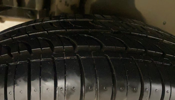 2014 Maruti Swift Dzire VXI AT, Petrol, Automatic, 73,898 km, Right Rear Tyre Tread