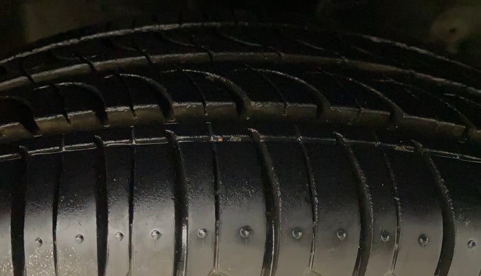 2014 Maruti Swift Dzire VXI AT, Petrol, Automatic, 73,898 km, Right Front Tyre Tread