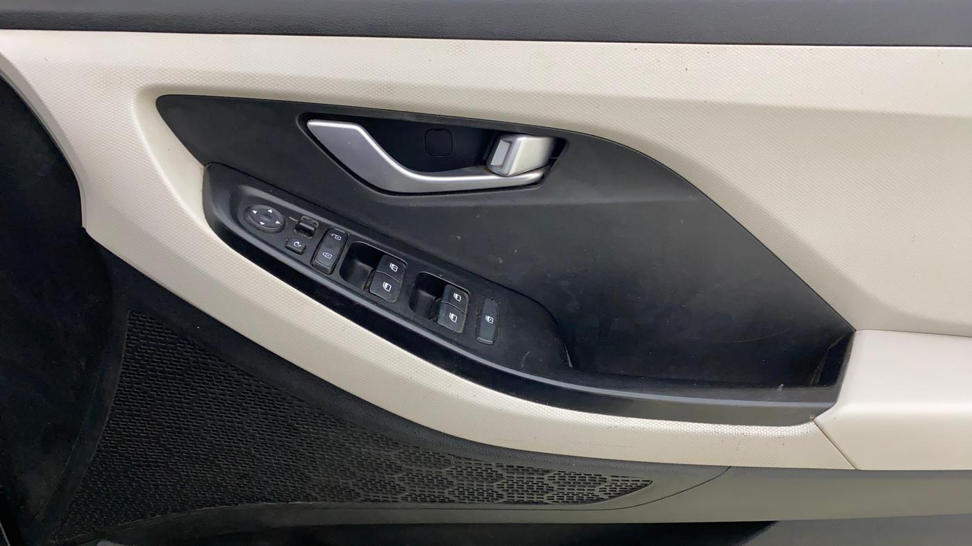 2023 Hyundai Creta SX 1.5 PETROL, Petrol, Manual, 67,113 km, Driver Side Door Panels Control