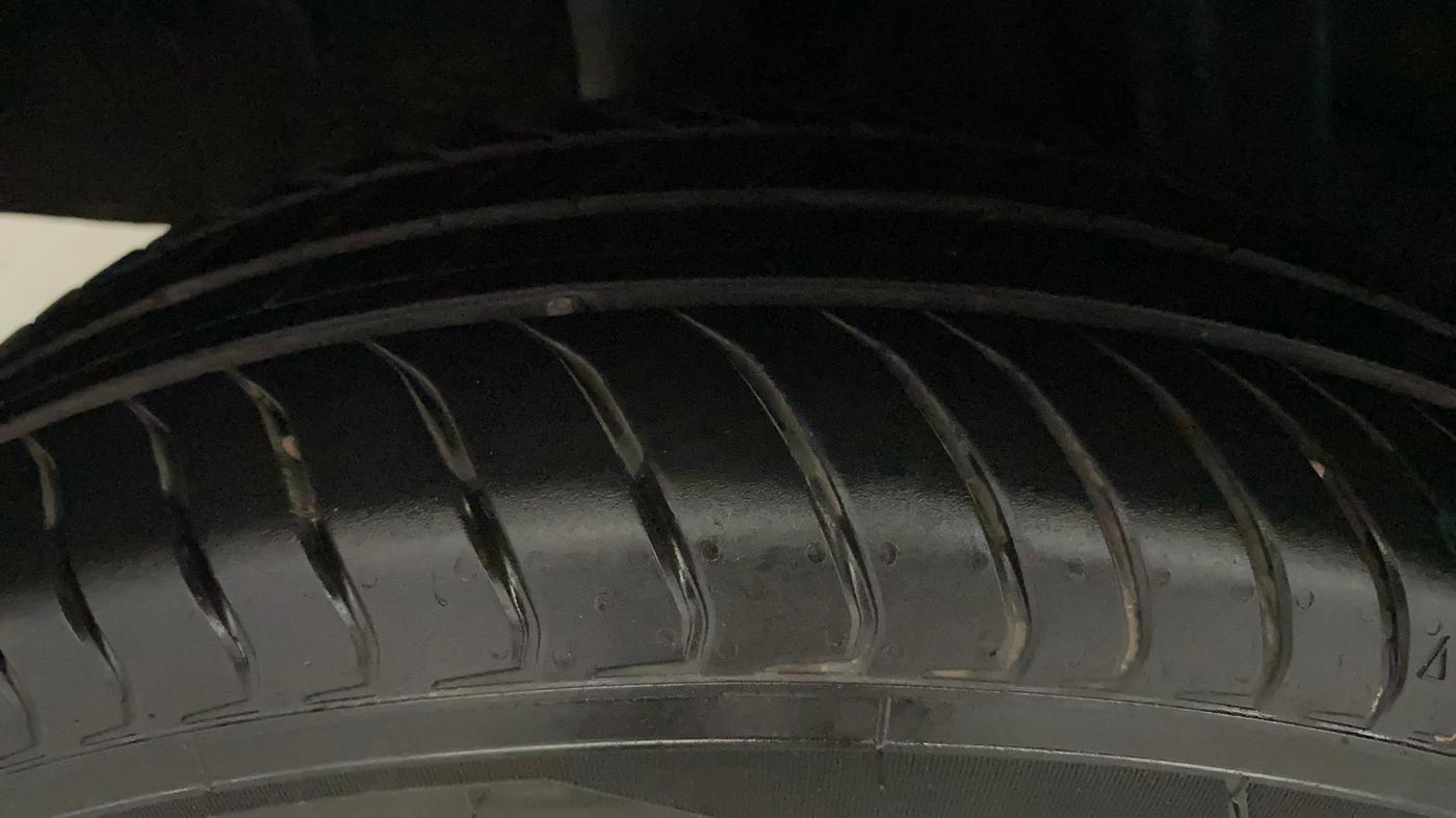 2019 Renault Kwid RXL, Petrol, Manual, 24,529 km, Right Rear Tyre Tread