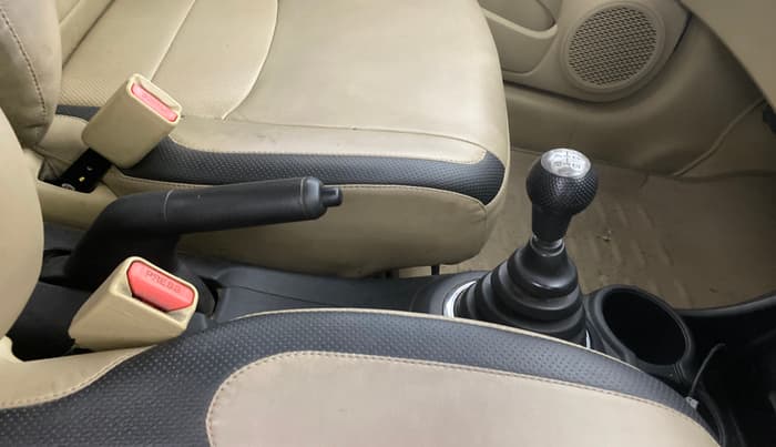 2015 Honda Amaze 1.2L I-VTEC S, Petrol, Manual, 77,809 km, Gear Lever