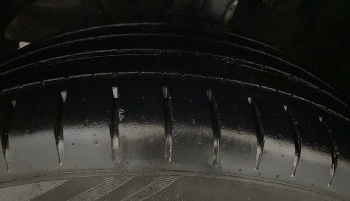 2021 Toyota Glanza G, Petrol, Manual, 28,310 km, Left Front Tyre Tread