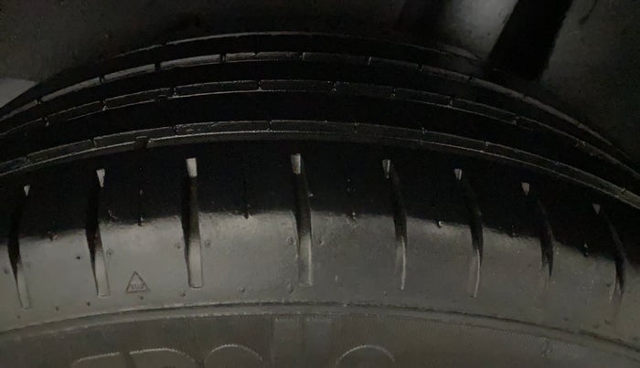 2021 Toyota Glanza G, Petrol, Manual, 28,310 km, Left Rear Tyre Tread