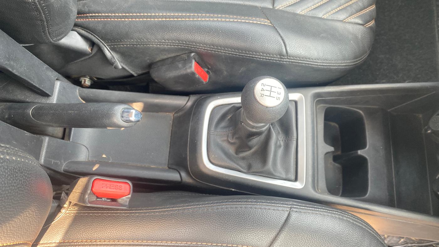 2019 Maruti Swift ZXI, Petrol, Manual, 78,723 km, Gear Lever