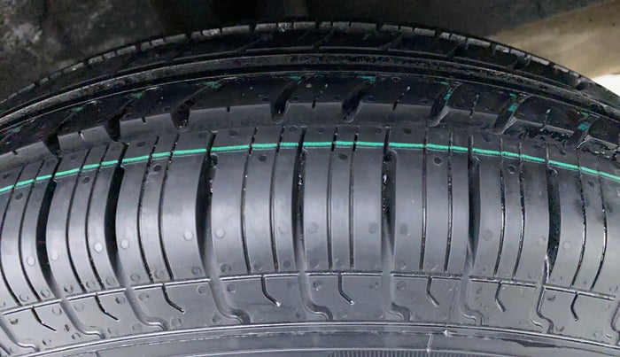 2019 Renault TRIBER 1.0 RXZ, Petrol, Manual, 11,111 km, Left Rear Tyre Tread