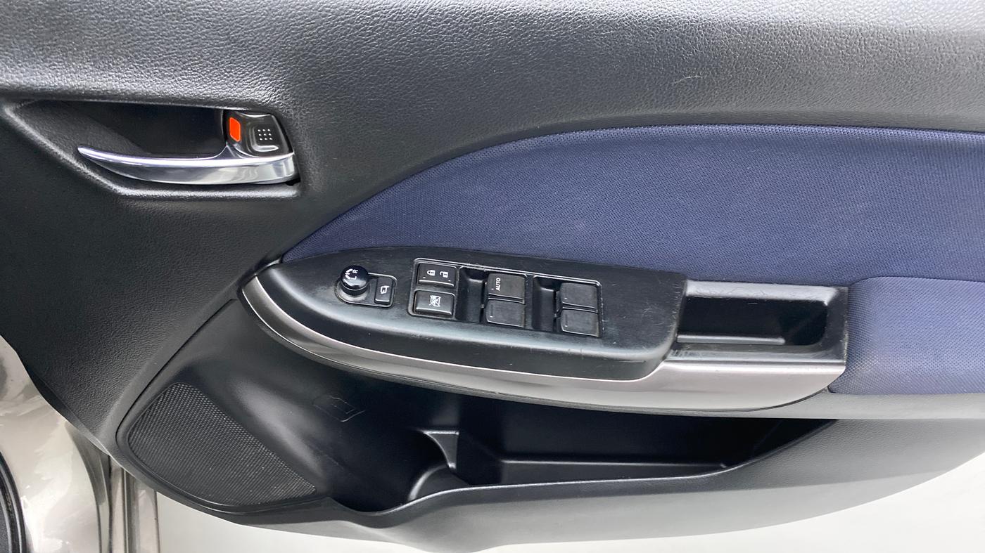 2020 Maruti Baleno ZETA CVT PETROL 1.2, Petrol, Automatic, 59,440 km, Driver Side Door Panels Control