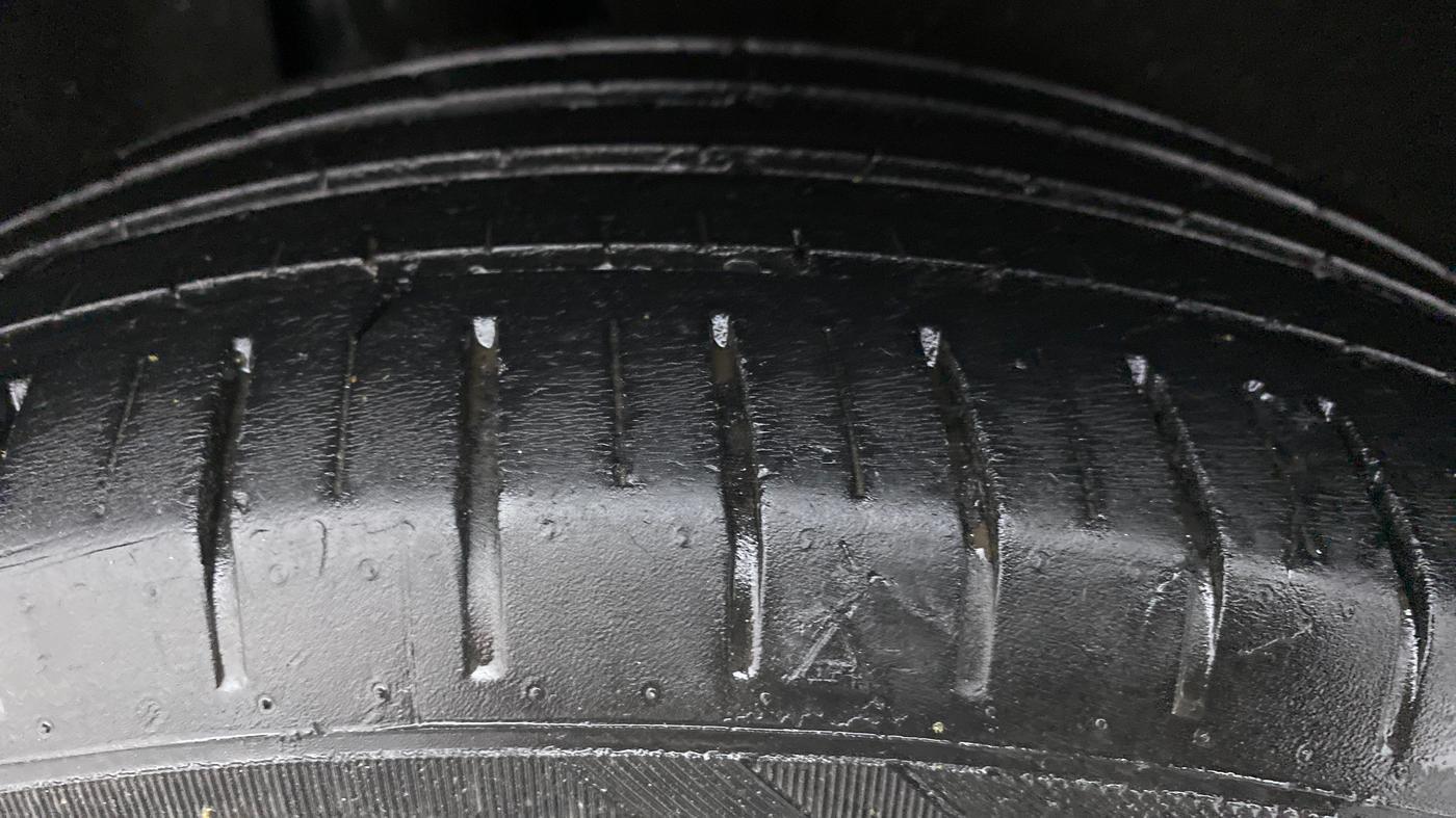 2020 Maruti Baleno ZETA CVT PETROL 1.2, Petrol, Automatic, 59,440 km, Right Rear Tyre Tread