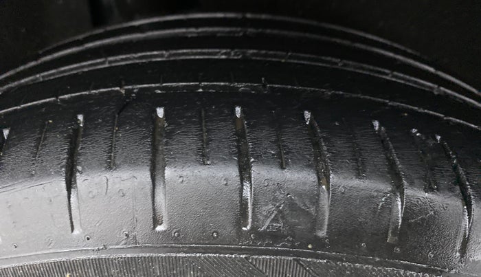 2020 Maruti Baleno ZETA CVT PETROL 1.2, Petrol, Automatic, 59,440 km, Right Rear Tyre Tread