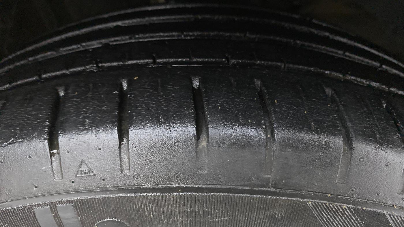 2020 Maruti Baleno ZETA CVT PETROL 1.2, Petrol, Automatic, 59,440 km, Right Front Tyre Tread