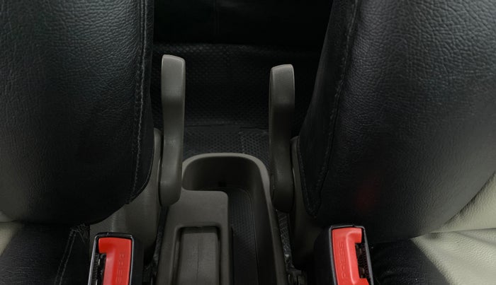 2015 Hyundai i10 SPORTZ 1.1 IRDE2, Petrol, Manual, 59,279 km, Driver Side Adjustment Panel
