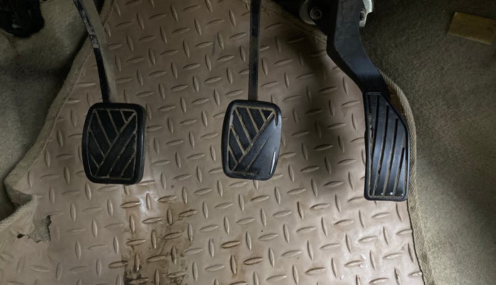 2014 Maruti Ertiga VXI CNG, CNG, Manual, 92,300 km, Pedals