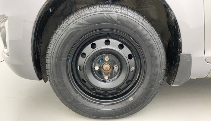 2017 Maruti Swift VXI, Petrol, Manual, 1,16,084 km, Left Front Wheel