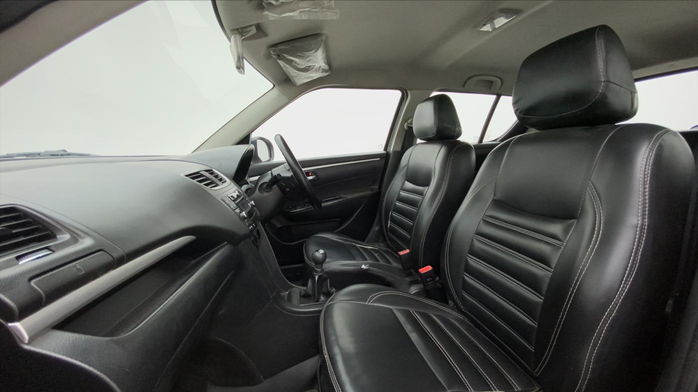 2017 Maruti Swift VXI, Petrol, Manual, 1,16,084 km, Right Side Front Door Cabin