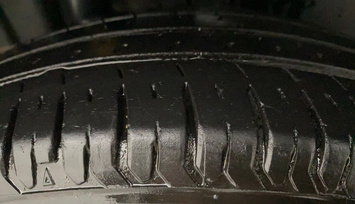 2017 Maruti Swift VXI, Petrol, Manual, 1,16,084 km, Right Rear Tyre Tread