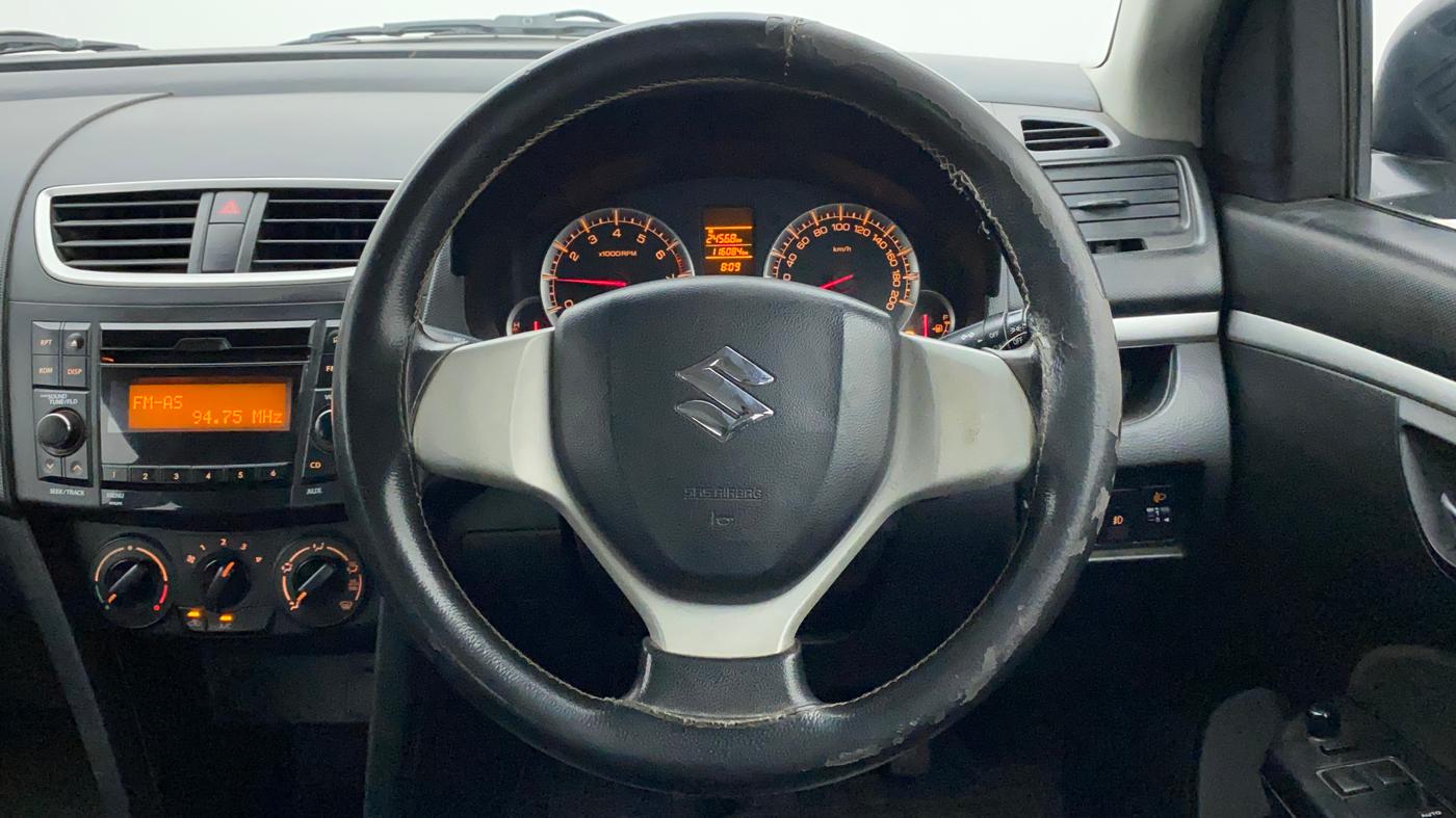 2017 Maruti Swift VXI, Petrol, Manual, 1,16,084 km, Steering Wheel Close Up