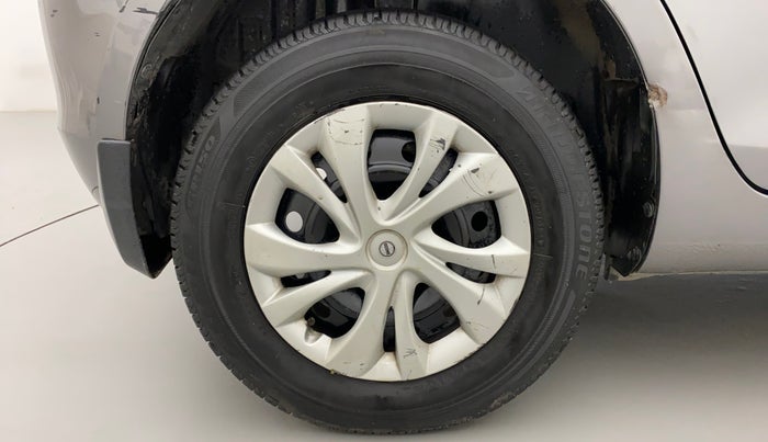 2017 Maruti Swift VXI, Petrol, Manual, 1,16,084 km, Right Rear Wheel
