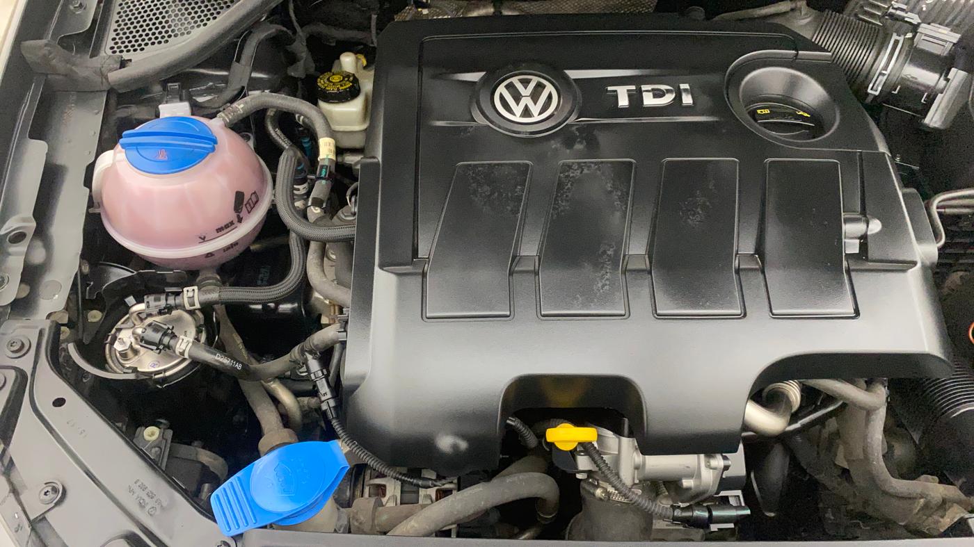 2017 Volkswagen Ameo HIGHLINE PLUS 1.5L AT 16 ALLOY, Diesel, Automatic, 84,772 km, Engine View - Right