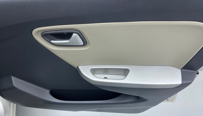 2017 Maruti Alto K10 VXI (O) AMT, Petrol, Automatic, 2,780 km, Driver Side Door Panels Control