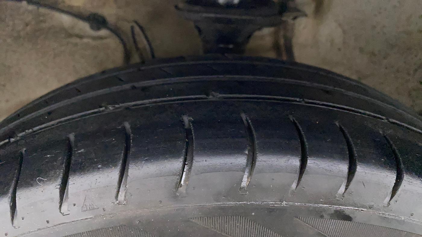 2020 Maruti Alto LXI, Petrol, Manual, 65,088 km, Left Front Tyre Tread