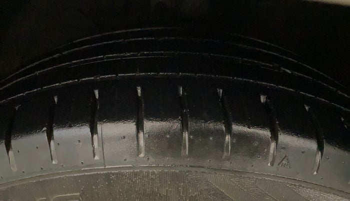 2017 Maruti Baleno ALPHA CVT PETROL 1.2, Petrol, Automatic, 53,589 km, Left Front Tyre Tread