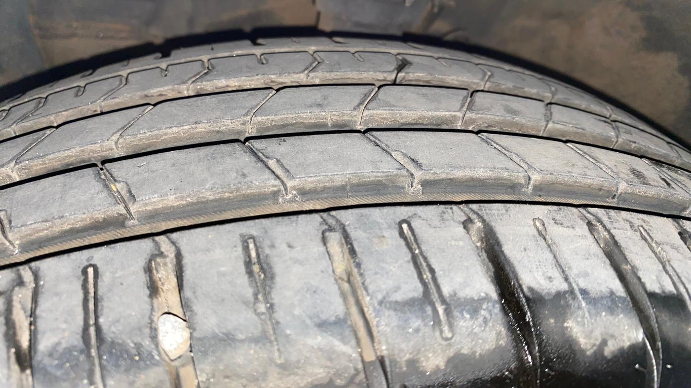 2015 Hyundai Elite i20 ASTA 1.2, Petrol, Manual, 25,827 km, Left Front Tyre Tread