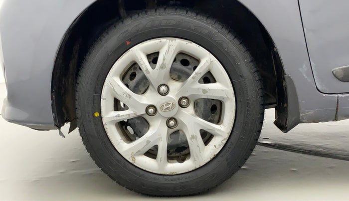 2017 Hyundai Grand i10 SPORTZ (O) 1.2 KAPPA VTVT, Petrol, Manual, 23,476 km, Left Front Wheel