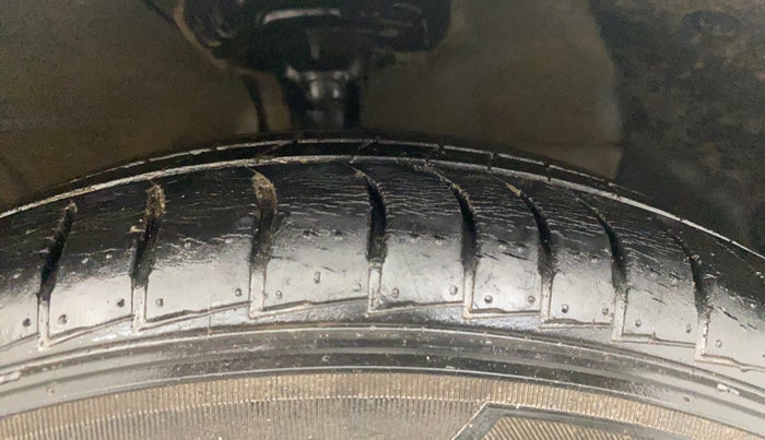 2019 Hyundai NEW SANTRO SPORTZ CNG, CNG, Manual, 22,989 km, Right Front Tyre Tread