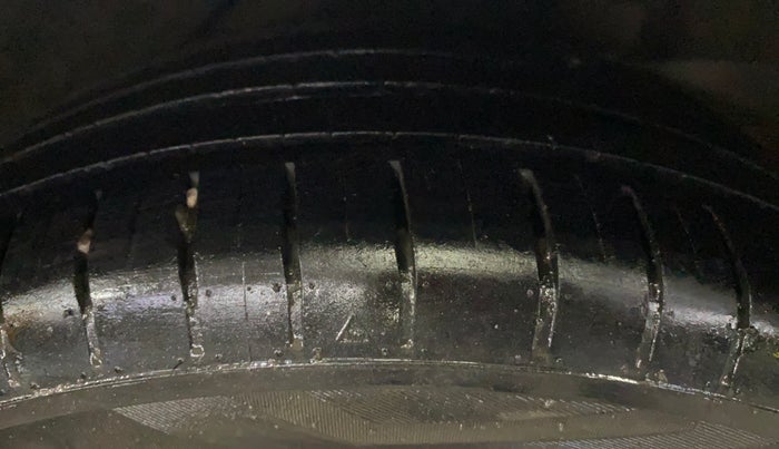 2017 Hyundai Verna 1.6 CRDI SX, Diesel, Manual, 1,40,501 km, Left Rear Tyre Tread