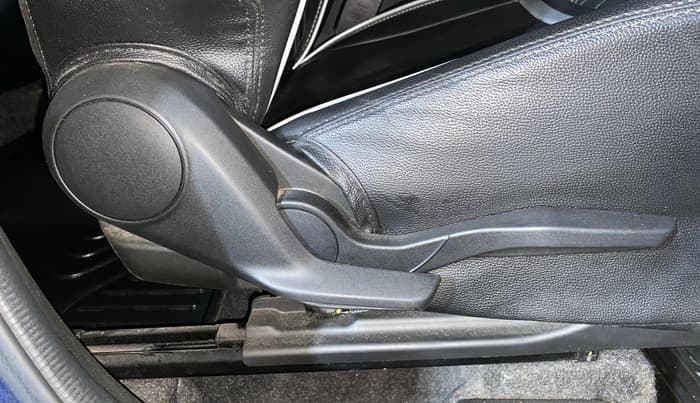 2022 Maruti Swift VXI, Petrol, Manual, 15,803 km, Driver Side Adjustment Panel