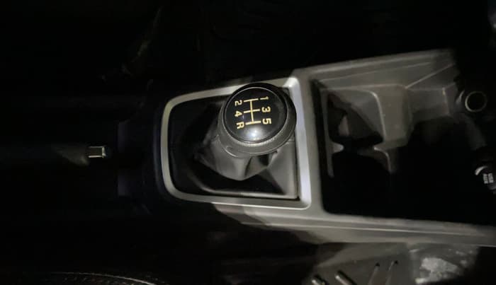 2022 Maruti Swift VXI, Petrol, Manual, 15,803 km, Gear Lever