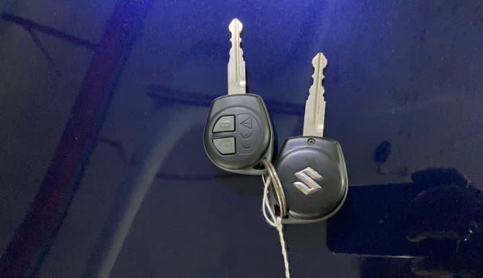 2022 Maruti Swift VXI, Petrol, Manual, 15,803 km, Key Close Up