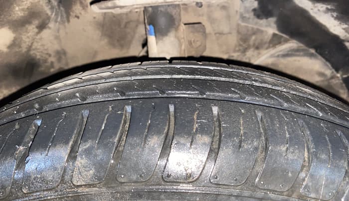 2022 Maruti Swift VXI, Petrol, Manual, 15,803 km, Right Front Tyre Tread
