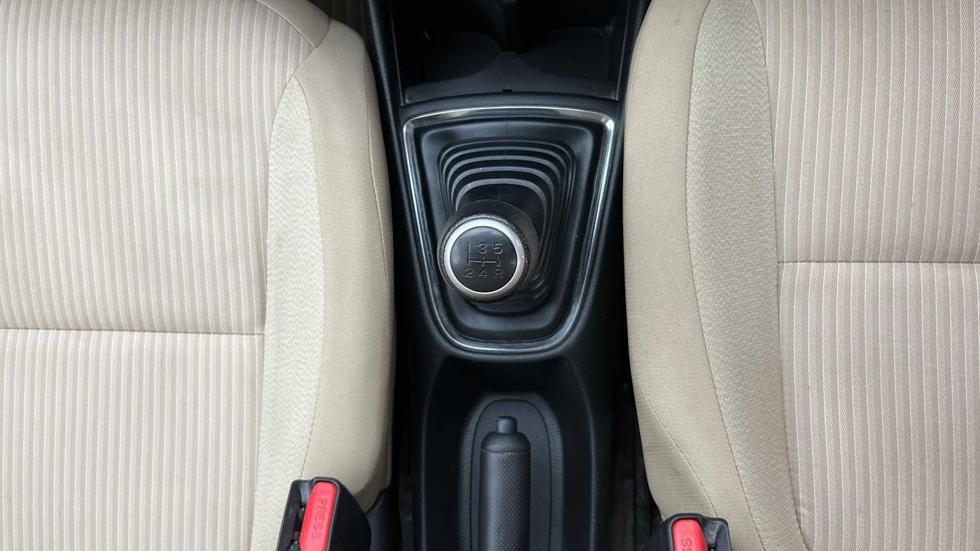2019 Honda Amaze 1.2L I-VTEC VX, Petrol, Manual, 72,444 km, Gear Lever