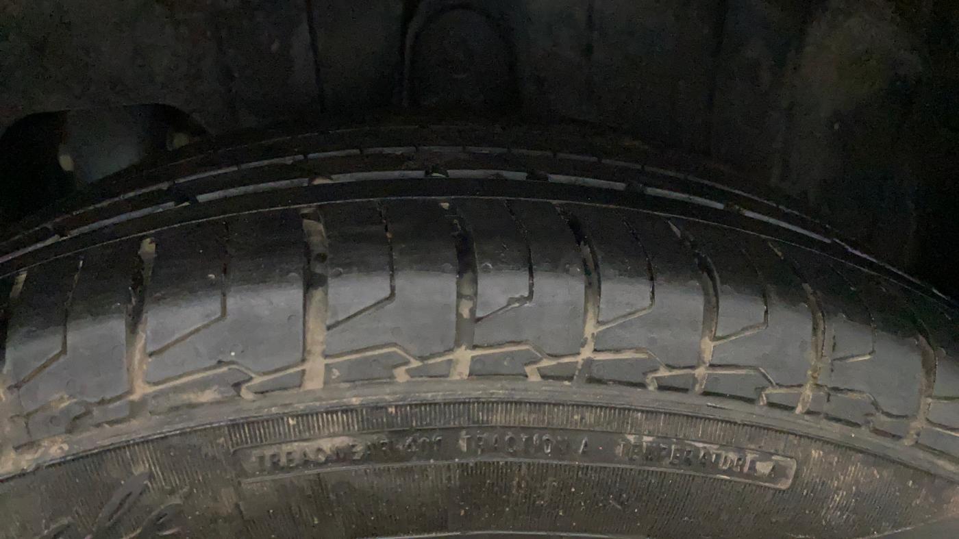 2019 Mahindra XUV300 W8 (O) 1.2 PETROL, Petrol, Manual, 80,553 km, Left Rear Tyre Tread