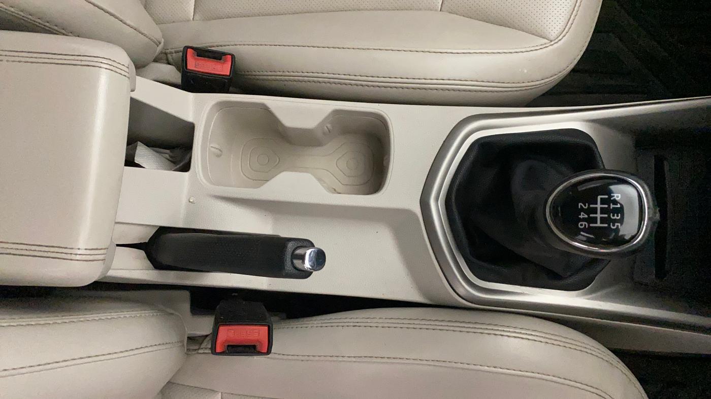 2019 Mahindra XUV300 W8 (O) 1.2 PETROL, Petrol, Manual, 80,553 km, Gear Lever