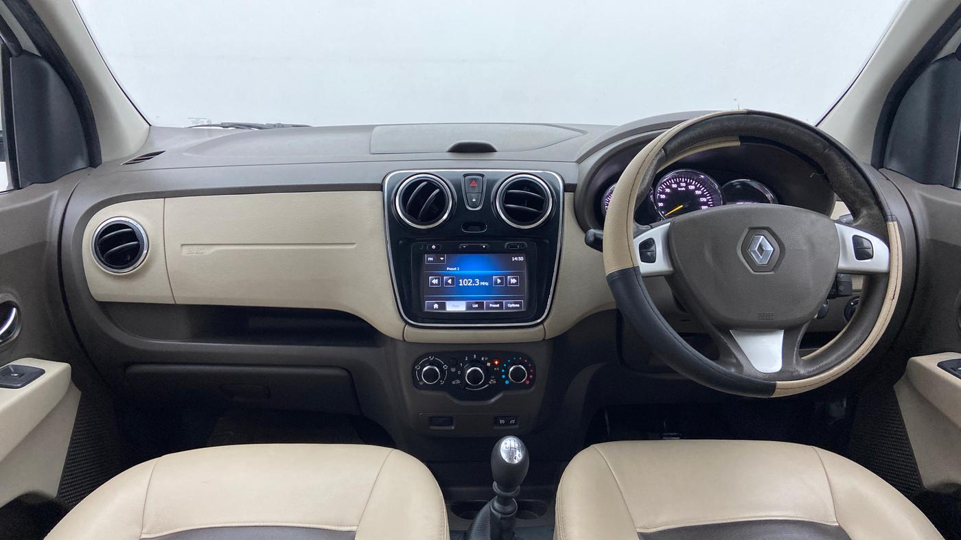 2015 Renault Lodgy 110 PS RXZ 8 STR, Diesel, Manual, 1,38,716 km, Dashboard