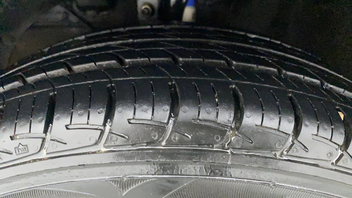 2017 Maruti Baleno SIGMA PETROL 1.2, Petrol, Manual, 26,452 km, Left Front Tyre Tread