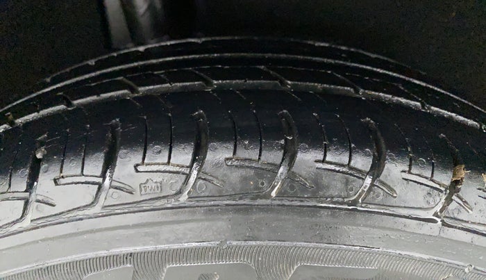 2017 Maruti Baleno SIGMA PETROL 1.2, Petrol, Manual, 26,452 km, Right Rear Tyre Tread