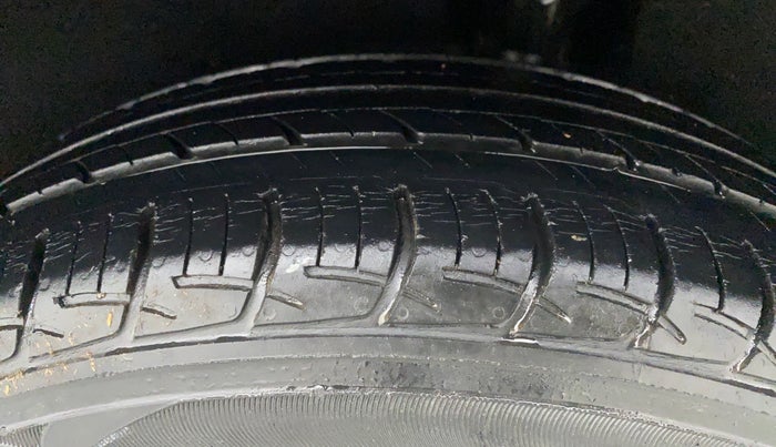 2017 Maruti Baleno SIGMA PETROL 1.2, Petrol, Manual, 26,452 km, Left Rear Tyre Tread