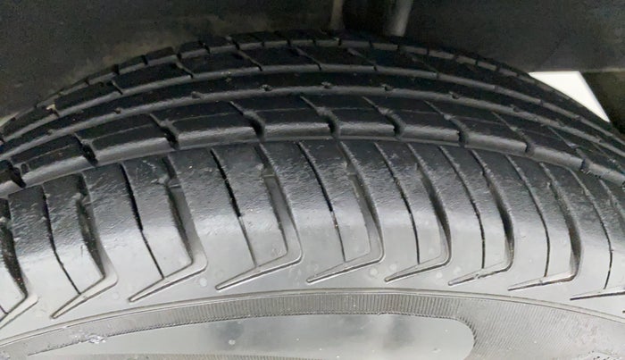 2017 Datsun Redi Go T (O), Petrol, Manual, 23,197 km, Left Rear Tyre Tread