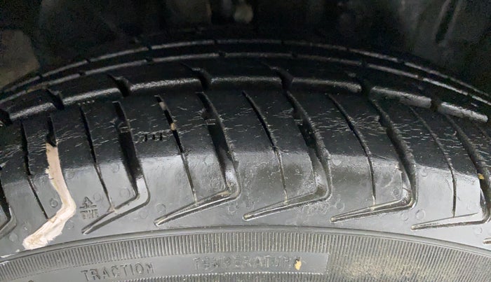 2017 Datsun Redi Go T (O), Petrol, Manual, 23,197 km, Right Front Tyre Tread