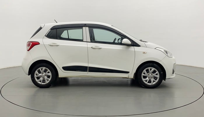 2017 Hyundai Grand i10 MAGNA 1.2 VTVT, CNG, Manual, 33,785 km, Right Side View
