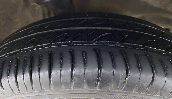 2016 Maruti Alto 800 LXI, Petrol, Manual, 89,356 km, Right Front Tyre Tread